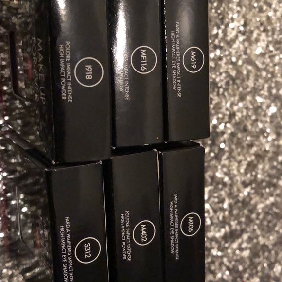 Makeup Forever Lot of eyeshadow Refills 6 + 1 free - Picture 4 of 5